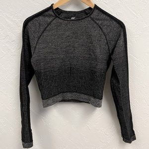 Fabletics Ombré Seamless long-sleeve top. Size M in black/ mineral grey.